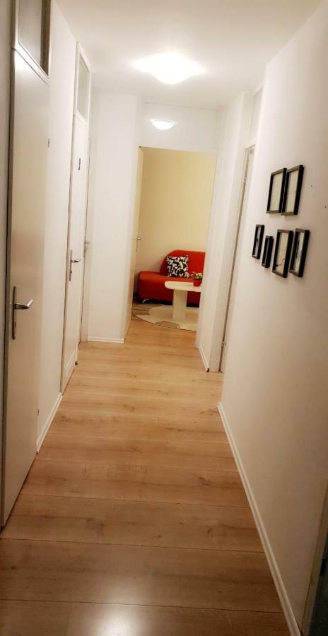 Sehr Schoene Drei Zimmer Deluex Wohnung In Sindelfingen Exterior photo